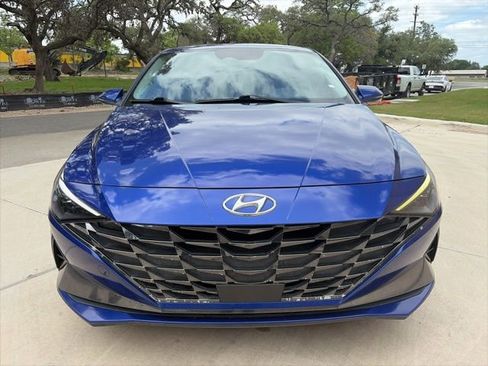 Used 2023 Hyundai Elantra Limited FWD image 5