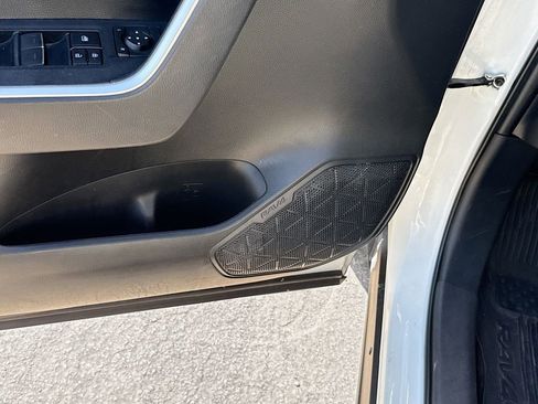 Used 2023 Toyota RAV4 XLE FWD image 21