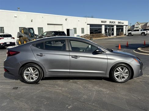 Used 2019 Hyundai Elantra SEL image 9