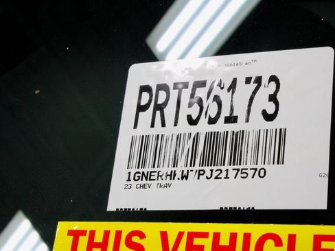 Used 2023 Chevrolet Traverse LT FWD image 34
