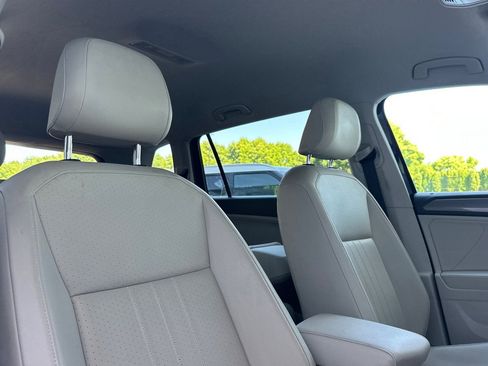 Used 2023 Volkswagen Tiguan SE AWD/4WD image 19