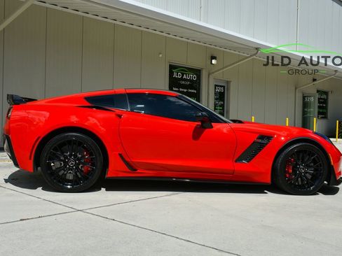 Used 2015 Chevrolet Corvette Z06 w/ 3LZ Preferred Equipment Group RWD image 6