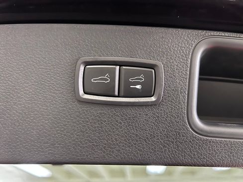 Used 2022 Porsche Macan S AWD/4WD image 42