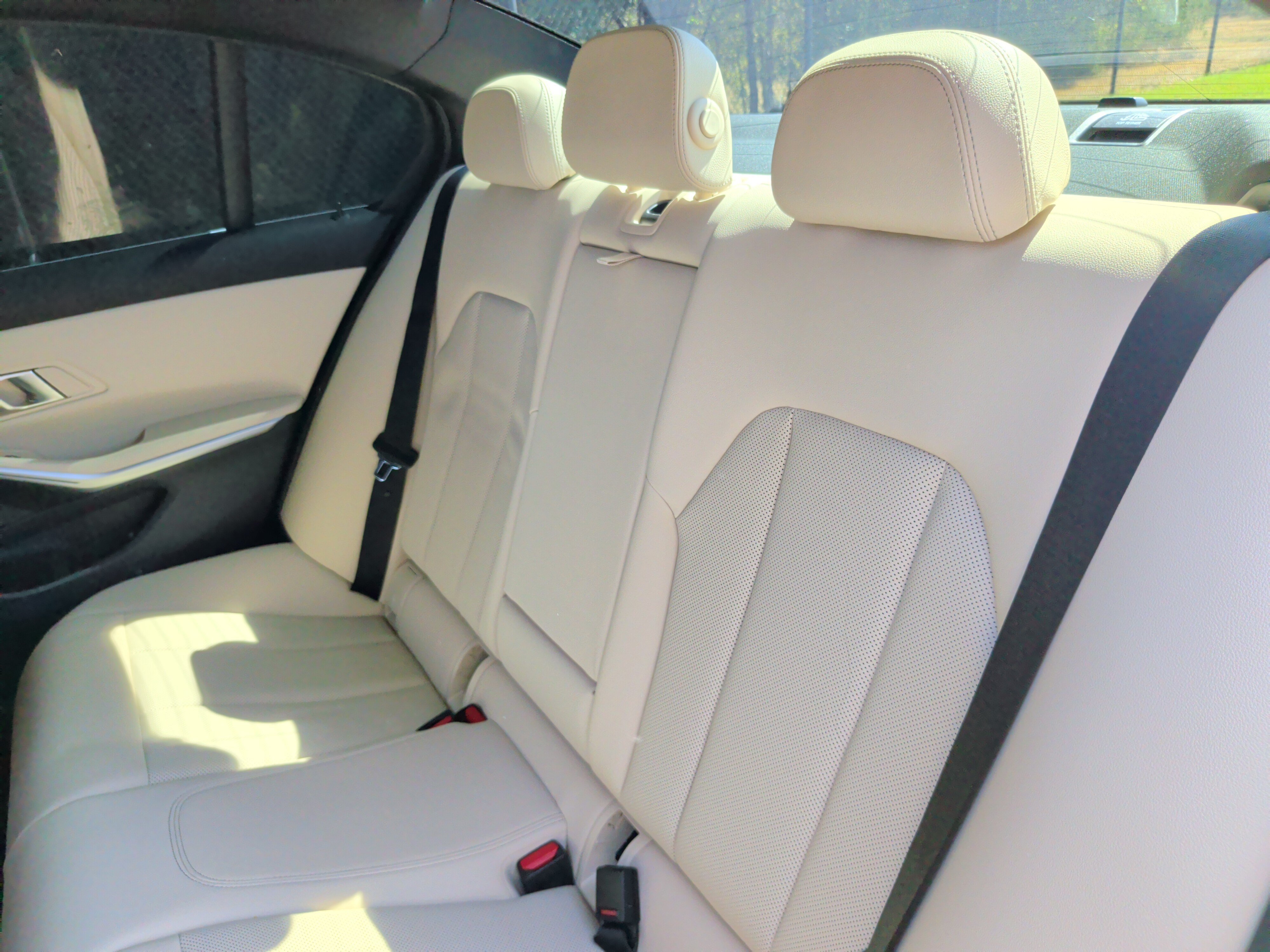 Certified 2024 BMW 330i Sedan w/ Convenience Package RWD image 35