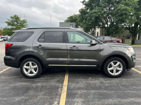 Used 2016 Ford Explorer XLT AWD/4WD image 7
