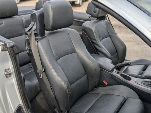 Used 2010 BMW 335i Convertible RWD image 22