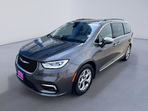 Used 2022 Chrysler Pacifica Limited FWD image 5