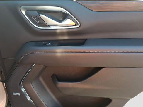 Used 2022 Chevrolet Tahoe Z71 w/ Luxury Package image 12