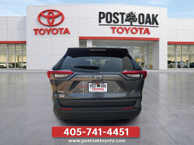 Used 2025 Toyota RAV4 LE AWD/4WD image 6