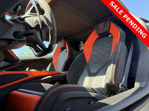 Used 2024 Lamborghini Revuelto image 21