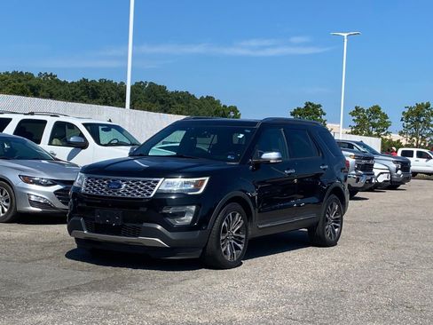 Used 2016 Ford Explorer Platinum AWD/4WD image 2