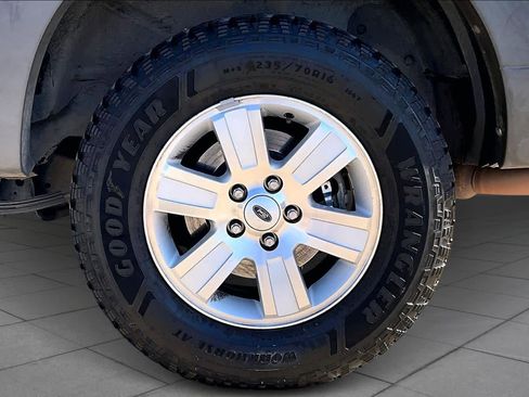 Used 2006 Ford Explorer XLT image 11