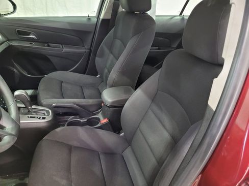 Used 2016 Chevrolet Cruze LT image 17