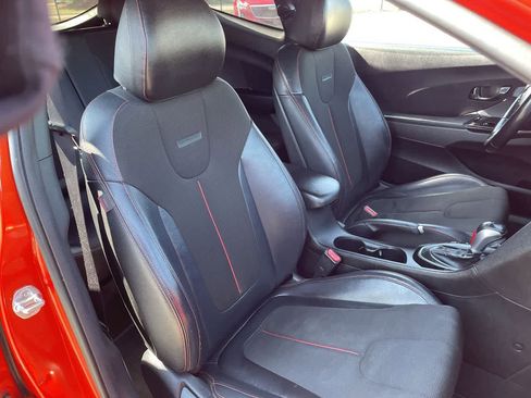 Used 2019 Hyundai Veloster 2.0 Premium image 14