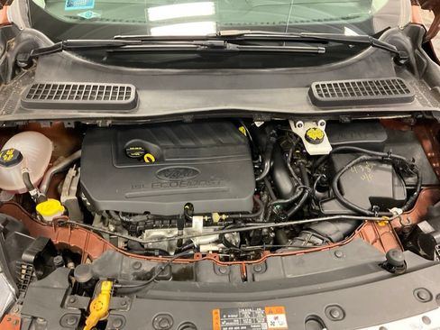 Used 2017 Ford Escape SE w/ SE Cold Weather Package AWD/4WD image 14