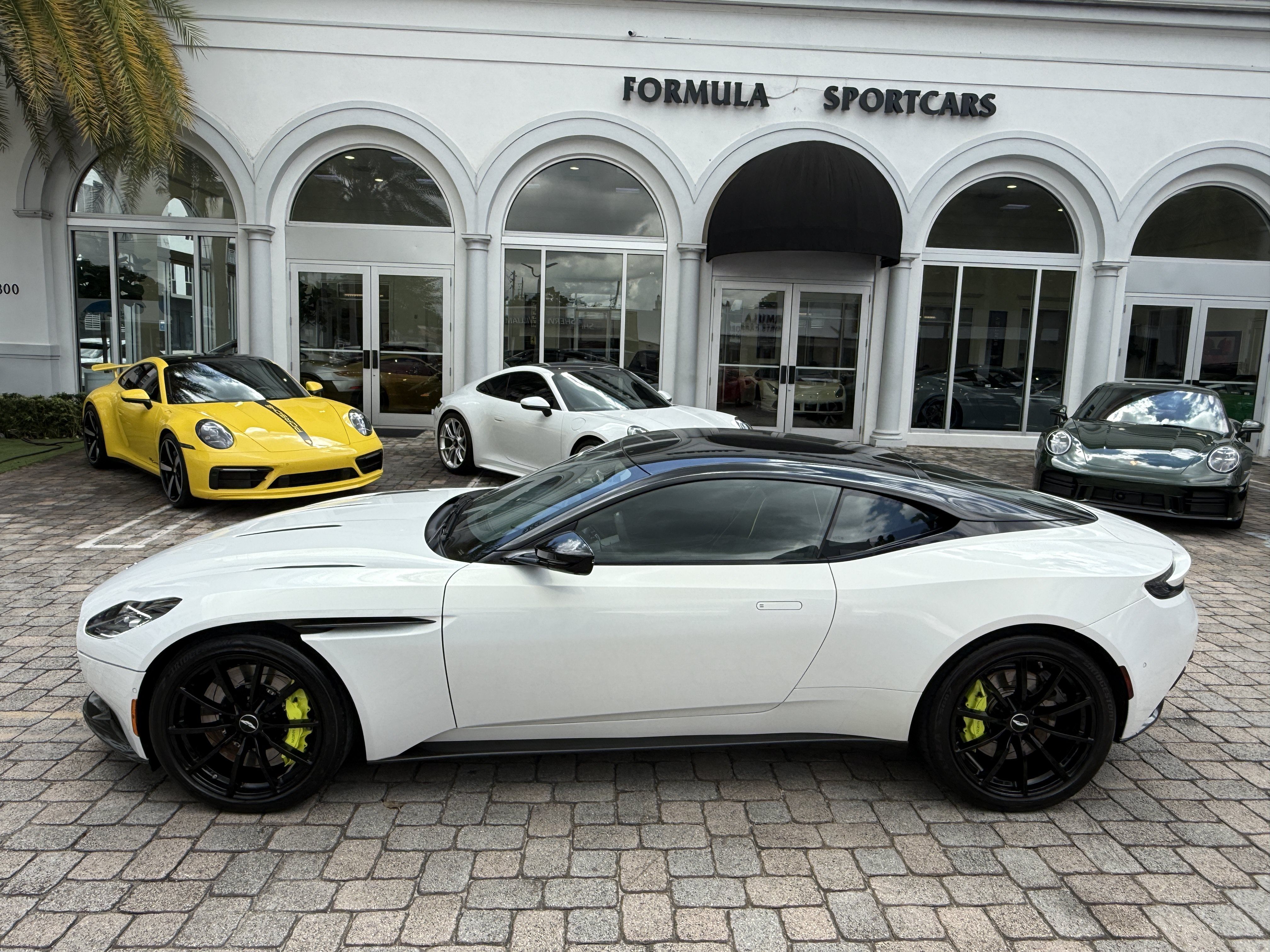 Used 2020 Aston Martin DB11 AMR RWD image 5