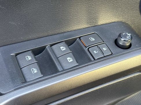 Used 2022 Toyota Tacoma TRD Sport image 16