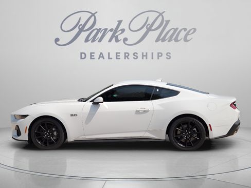 Used 2026 Ford Mustang GT Premium RWD image 2