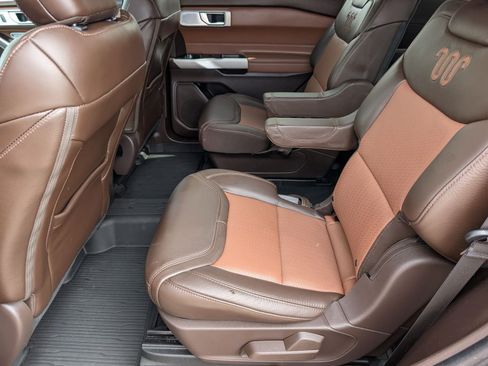 Used 2024 Ford Explorer King Ranch w/ Technology Package RWD image 31