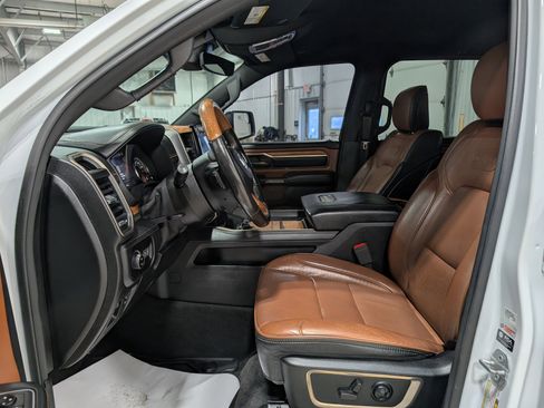Used 2021 RAM 1500 Limited w/ Body Color Bumper Group image 17