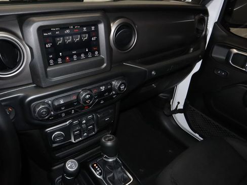 Used 2021 Jeep Wrangler Unlimited Sport AWD/4WD image 29