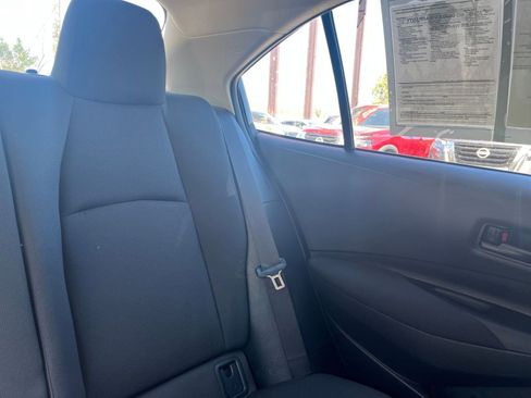 Used 2025 Toyota Corolla LE image 35