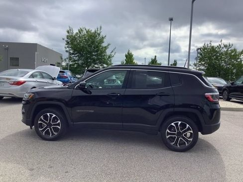 Used 2023 Jeep Compass Limited w/ Sun and Sound Group AWD/4WD image 8