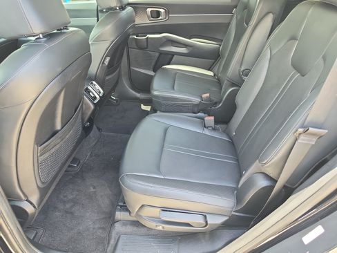 Certified 2025 Kia Sorento EX FWD image 17