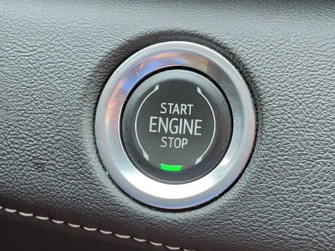 Used 2021 Cadillac Escalade Premium Luxury AWD/4WD image 26
