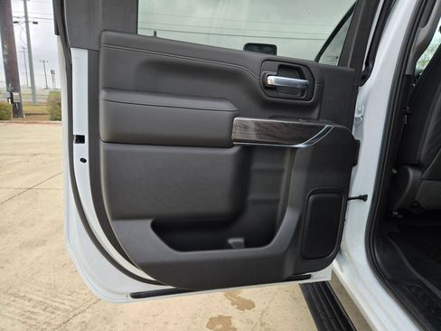 Certified 2022 Chevrolet Silverado 2500 LTZ w/ LTZ Plus Package image 16