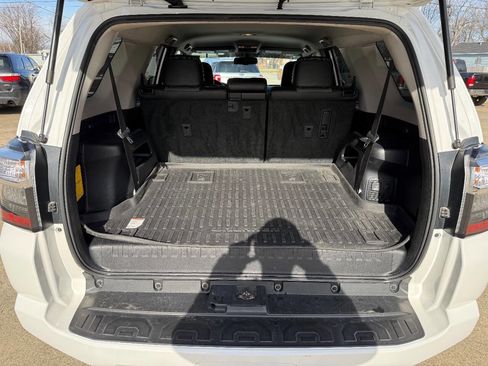 Used 2017 Toyota 4Runner SR5 Premium image 10