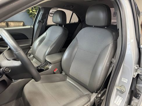 Used 2016 Chevrolet Malibu LT image 17