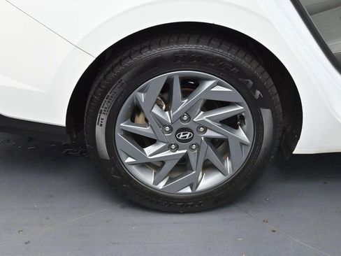Used 2024 Hyundai Elantra SEL FWD image 31