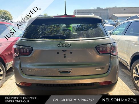 Used 2022 Jeep Compass Latitude AWD/4WD image 6