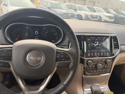 Used 2020 Jeep Grand Cherokee Limited w/ Luxury Group II image 18