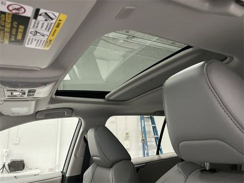 Used 2025 Toyota RAV4 Limited image 24