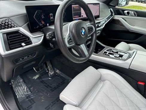 Used 2025 BMW X5 xDrive40i w/ M Sport Package AWD/4WD image 22