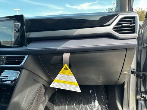 New 2025 Volkswagen Taos SEL image 29