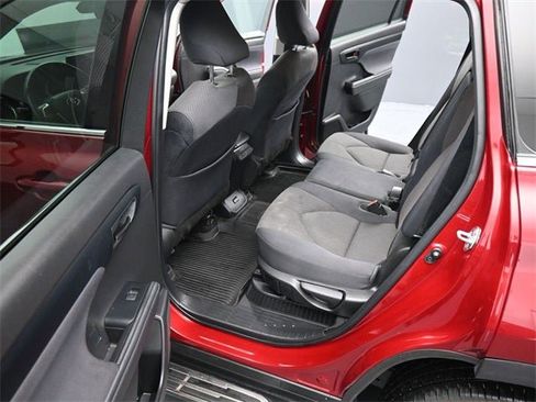 Used 2022 Toyota Highlander LE image 19