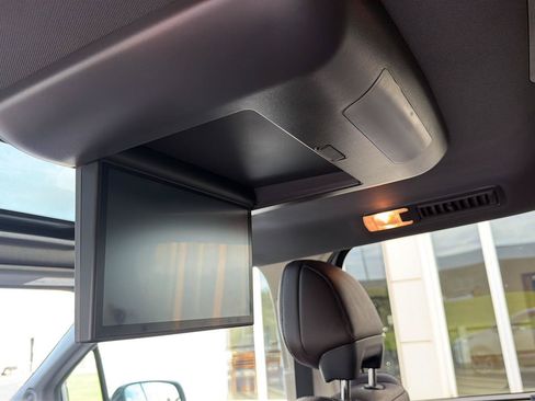 Used 2023 Toyota Sienna Platinum FWD image 12