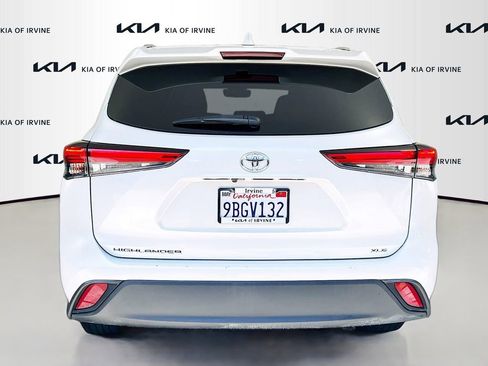 Used 2022 Toyota Highlander XLE image 6