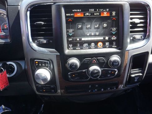 Used 2017 RAM 1500 Laramie AWD/4WD image 25