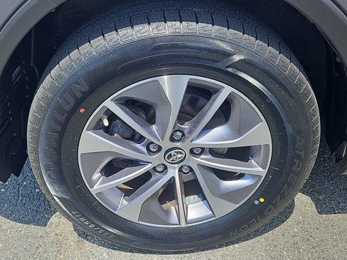 Used 2016 Toyota RAV4 XLE w/ Convenience Package AWD/4WD image 7
