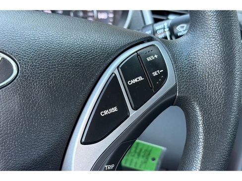 Used 2016 Hyundai Elantra SE FWD image 27