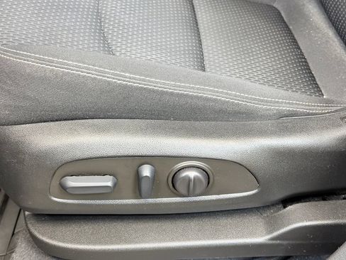 Used 2022 GMC Terrain SLE w/ Driver Convenience Package AWD/4WD image 13
