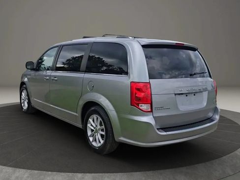 Used 2018 Dodge Grand Caravan SXT FWD image 4