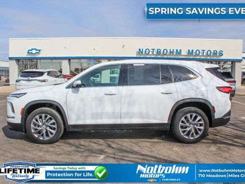 Used 2025 Buick Enclave Preferred AWD/4WD image 3