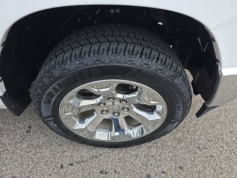 Certified 2022 RAM 1500 Big Horn image 9