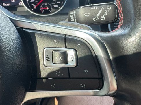 Used 2017 Volkswagen GTI SE image 13