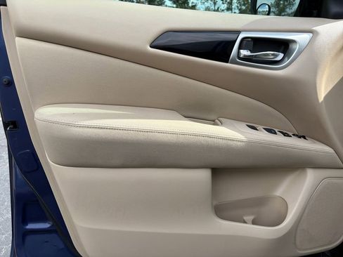 Used 2017 Nissan Pathfinder SV w/ Trailer Tow Package image 13